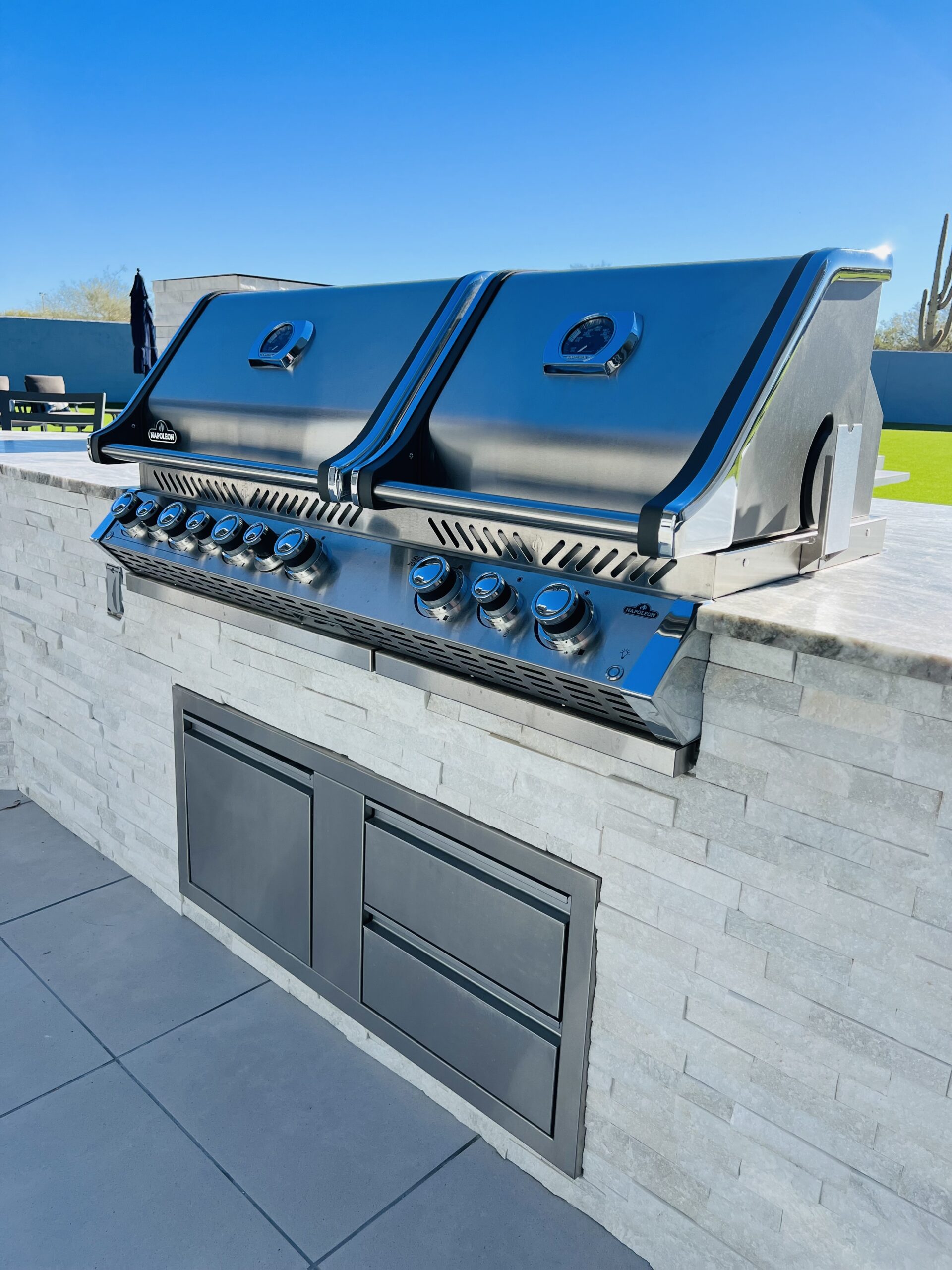 Outdoor Kitchen